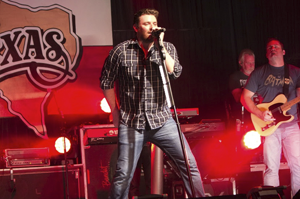 Chris Young at Walmart Arkansas Music Pavilion